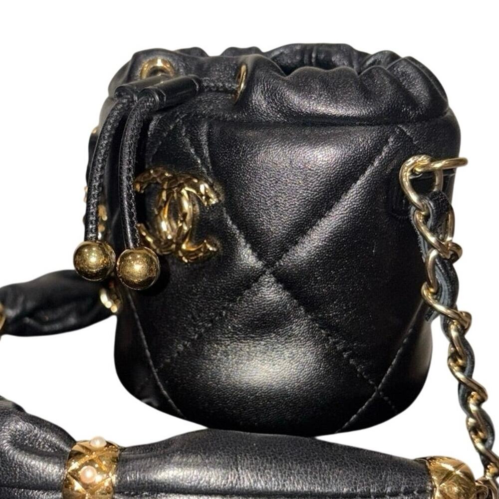 Authentic CHANEL Matelasse CC Logo Chain Mini Pouch Bag Black Lambskin Full Set - Picture 7 of 16